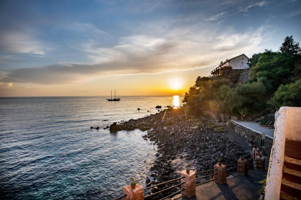 Hotel L'Ariana Isole Eolie - Una Esperienze Leni Exterior photo